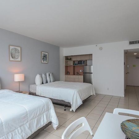 Castle Beach Suites By Vacation Media 마이애미 비치 외부 사진